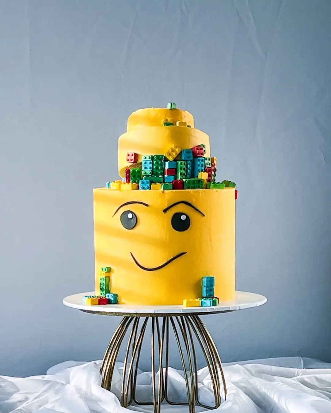 How cute is this Lego cake